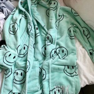 VS Pink Smiley Face Robe in Teal